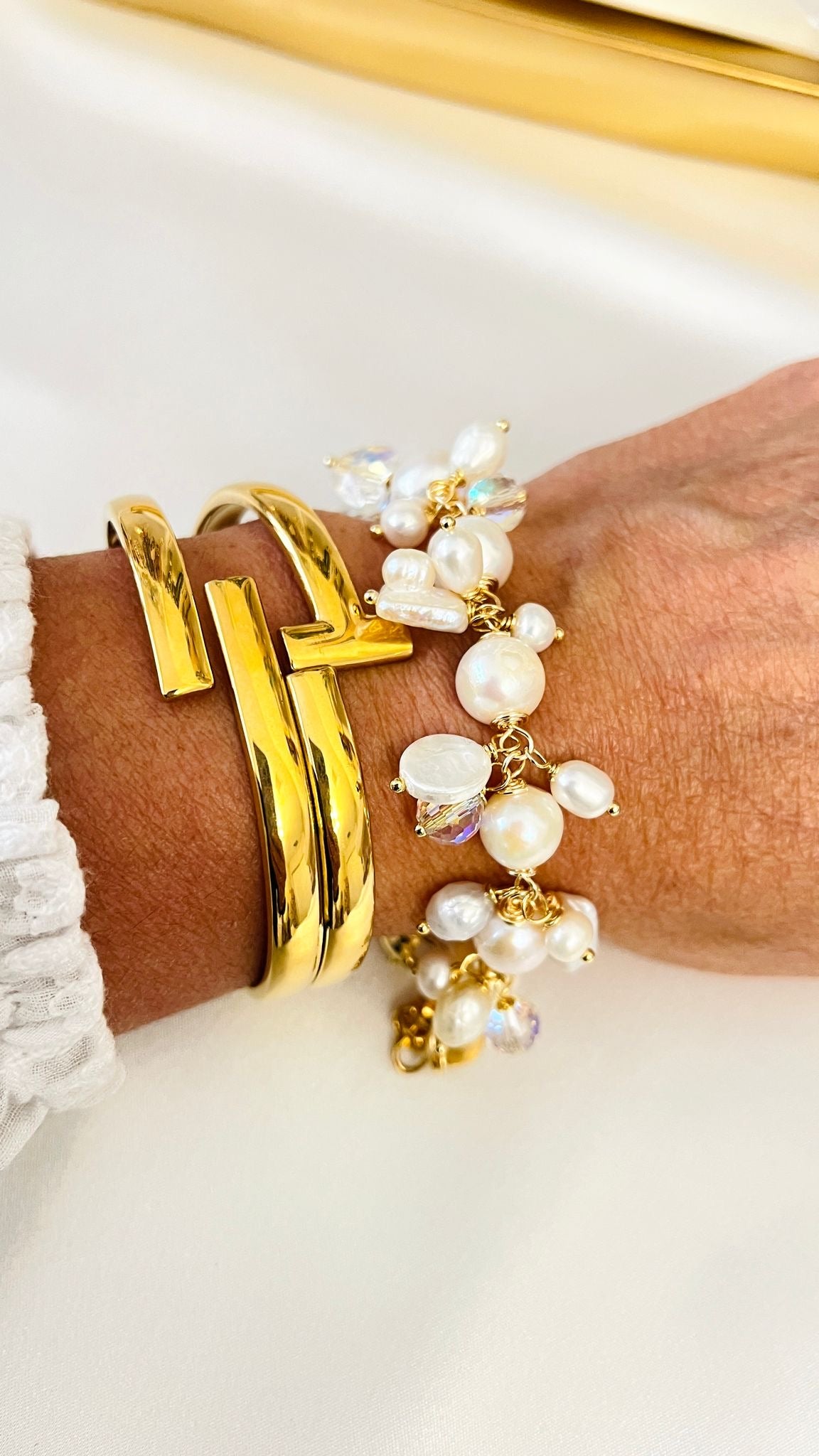 Pulsera de perlas y cristales hecha a mano!
