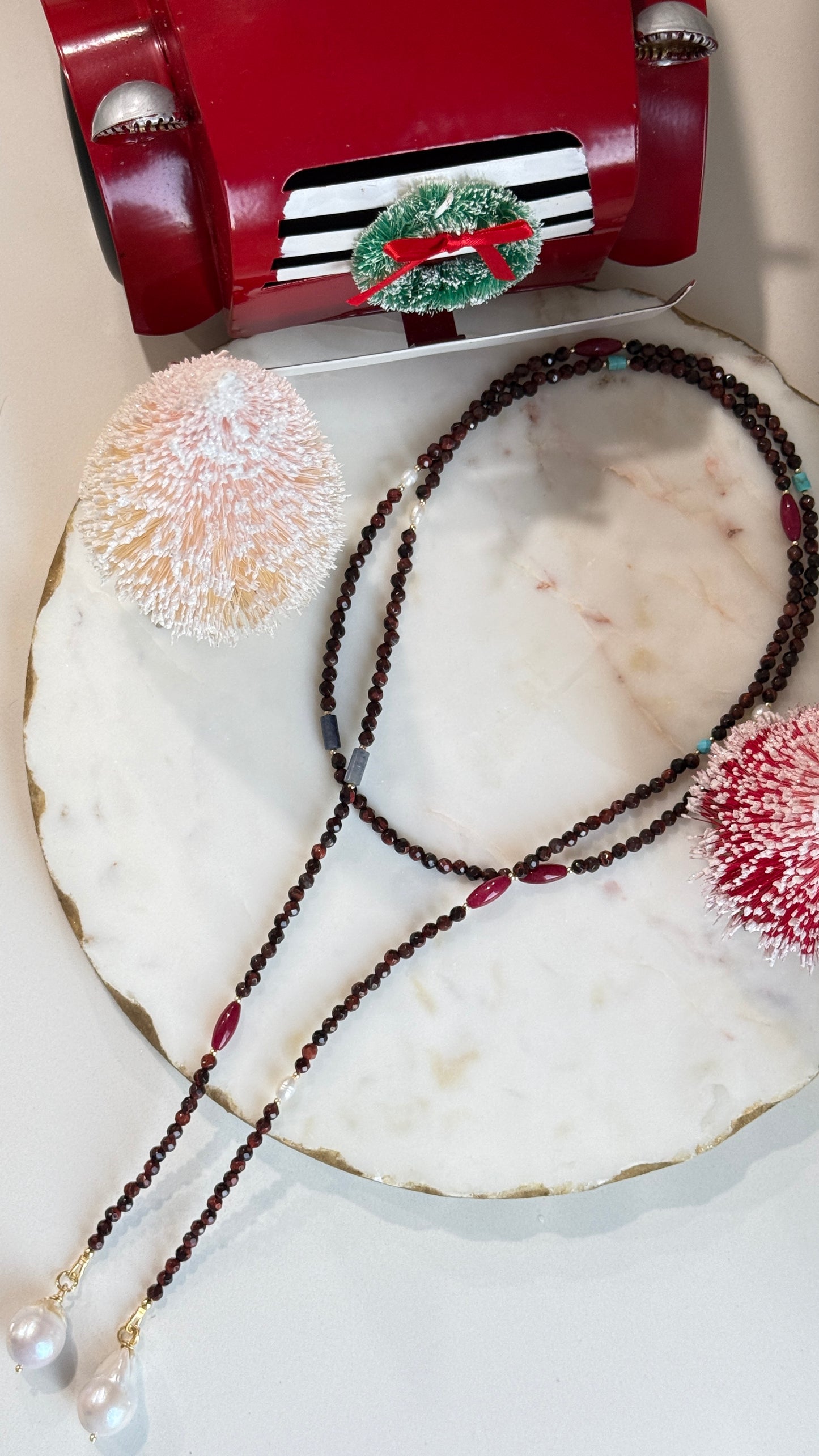 Collar doble vuelta en Marrón con perlas