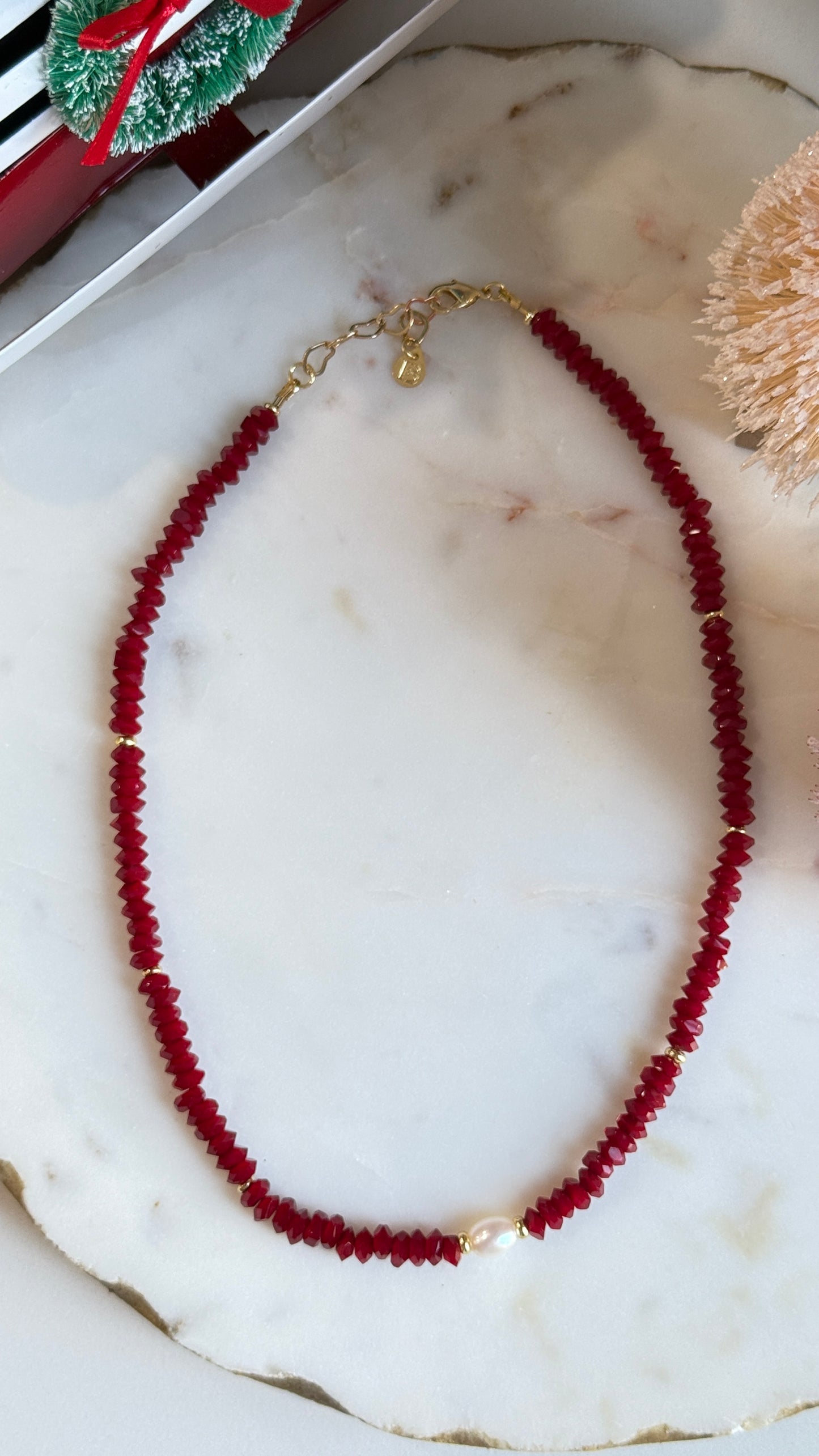 Collar Cristal Rojo con Perla