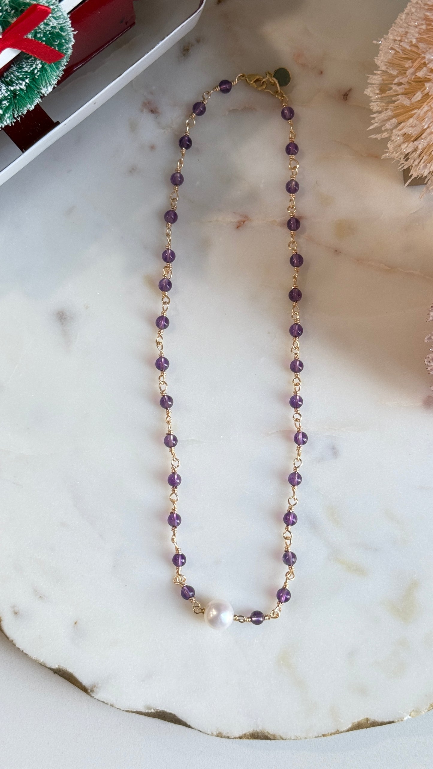 Collar piedras con perla en el centro