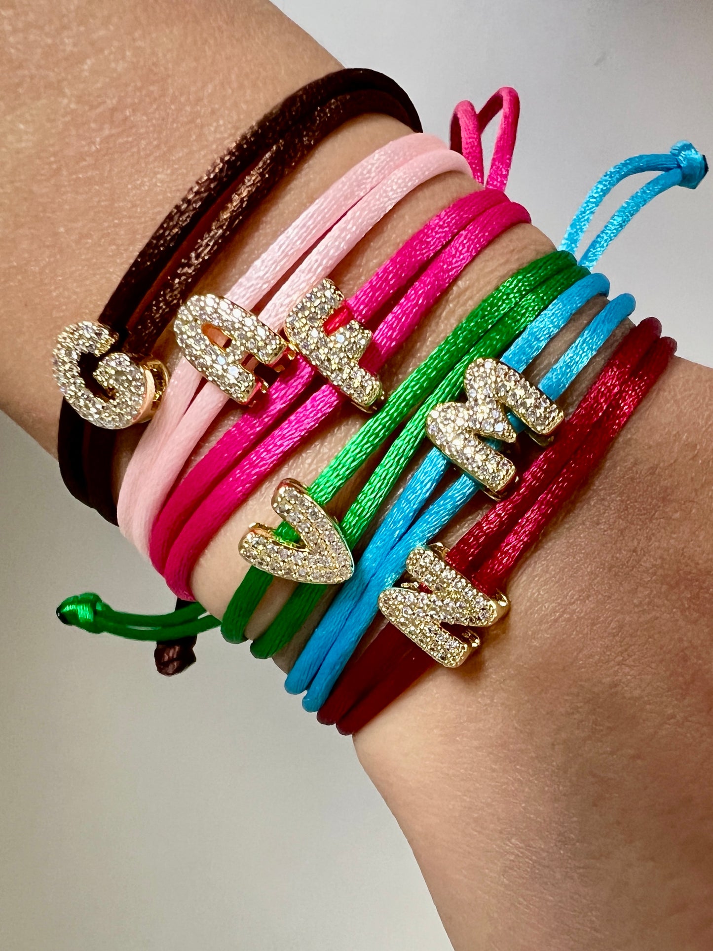 Pulsera Hilo de Ratón con Letra