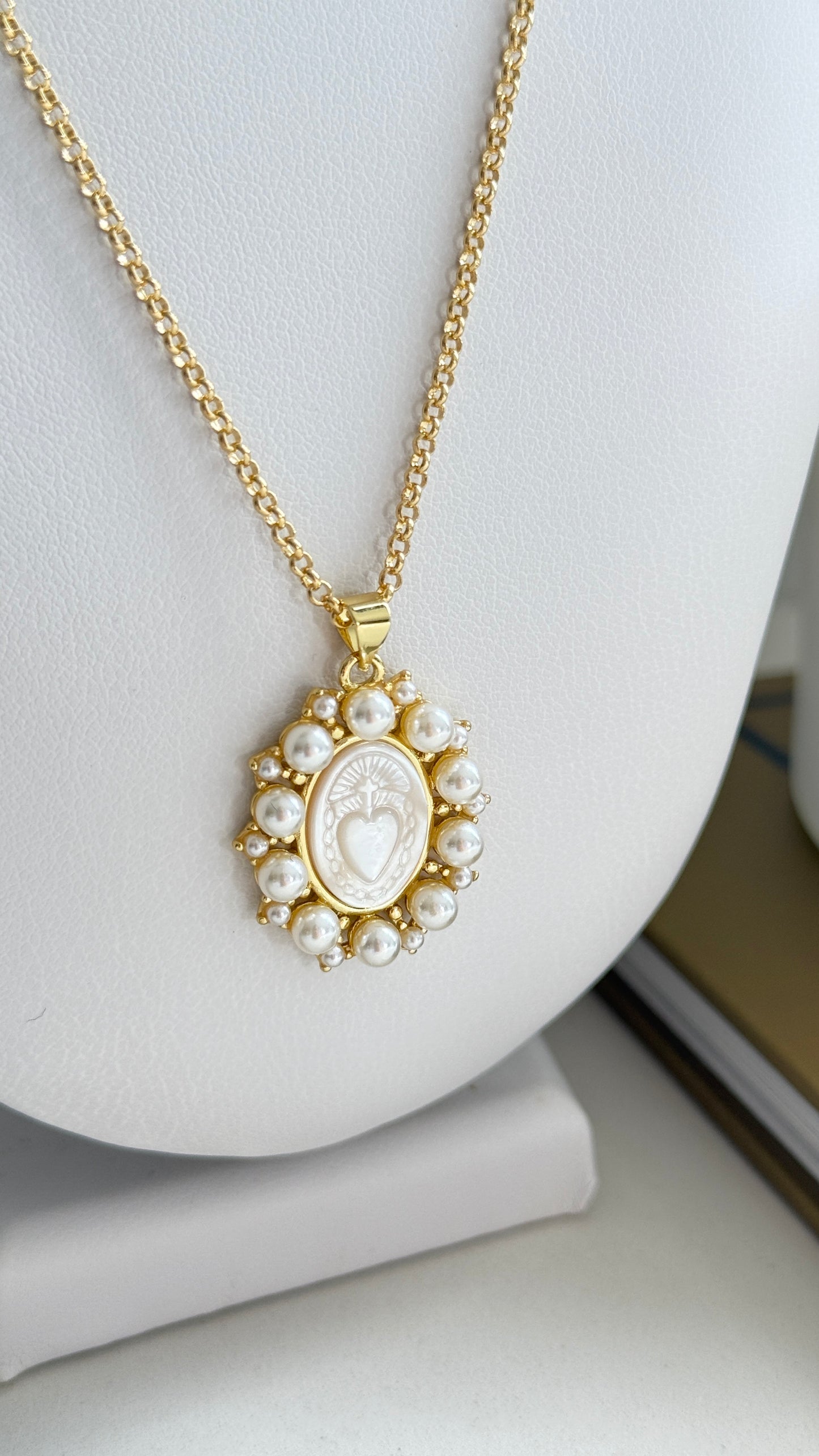 Cadena dije nacar con corazón