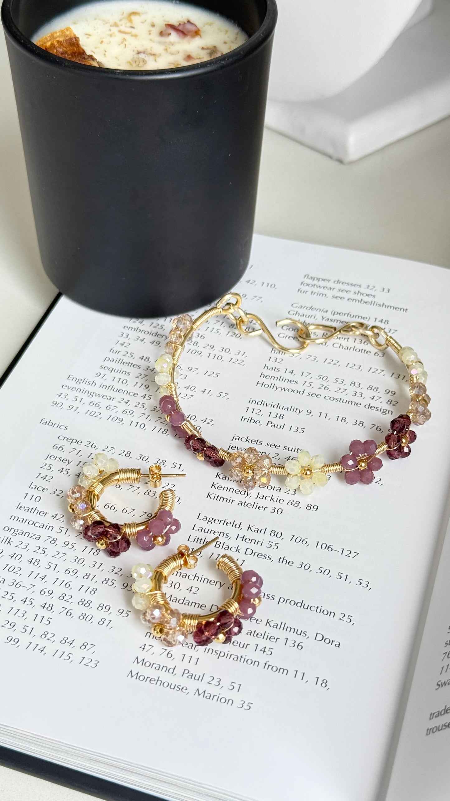 Set hecho a mano flores moradas