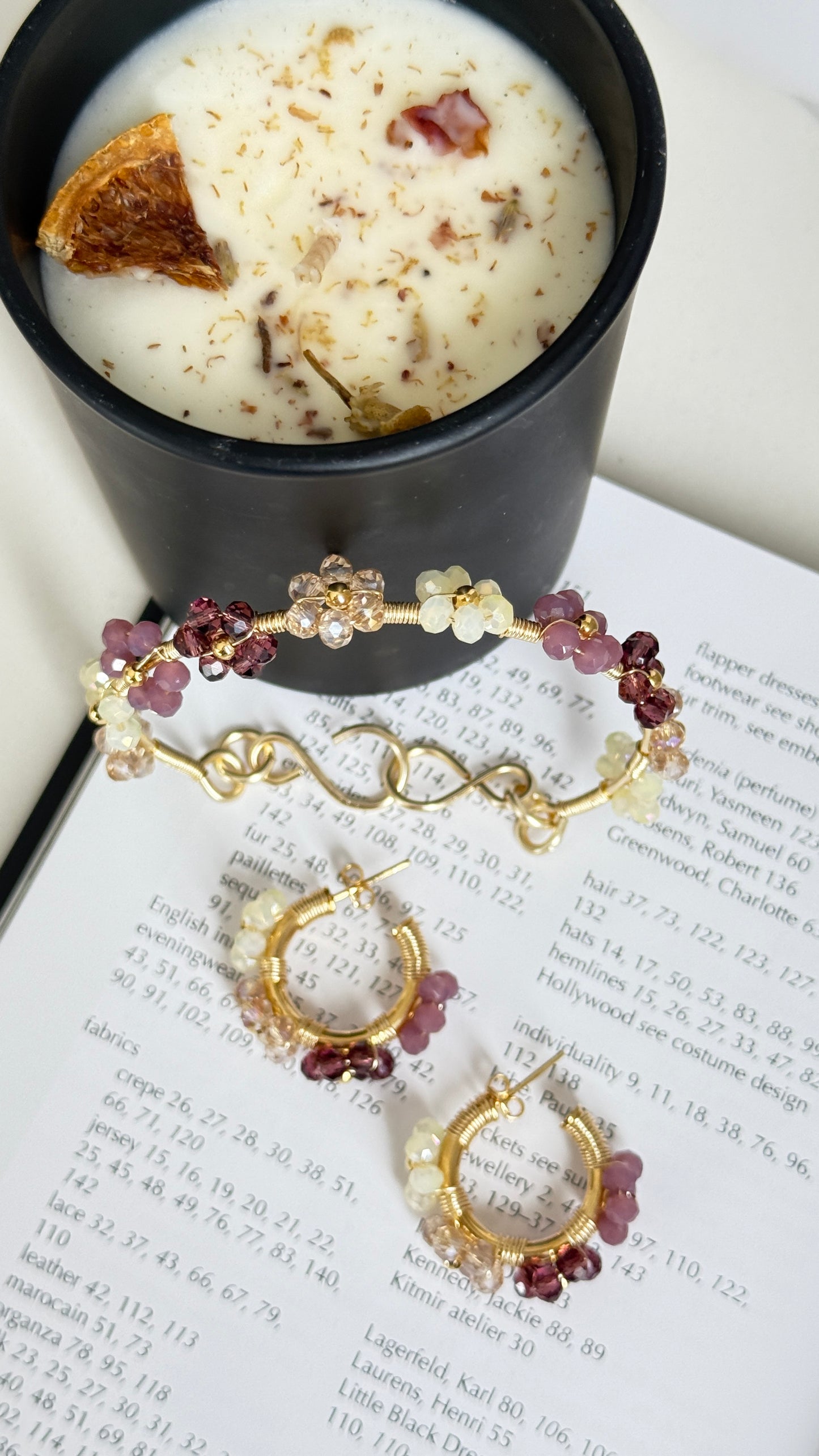 Set hecho a mano flores moradas