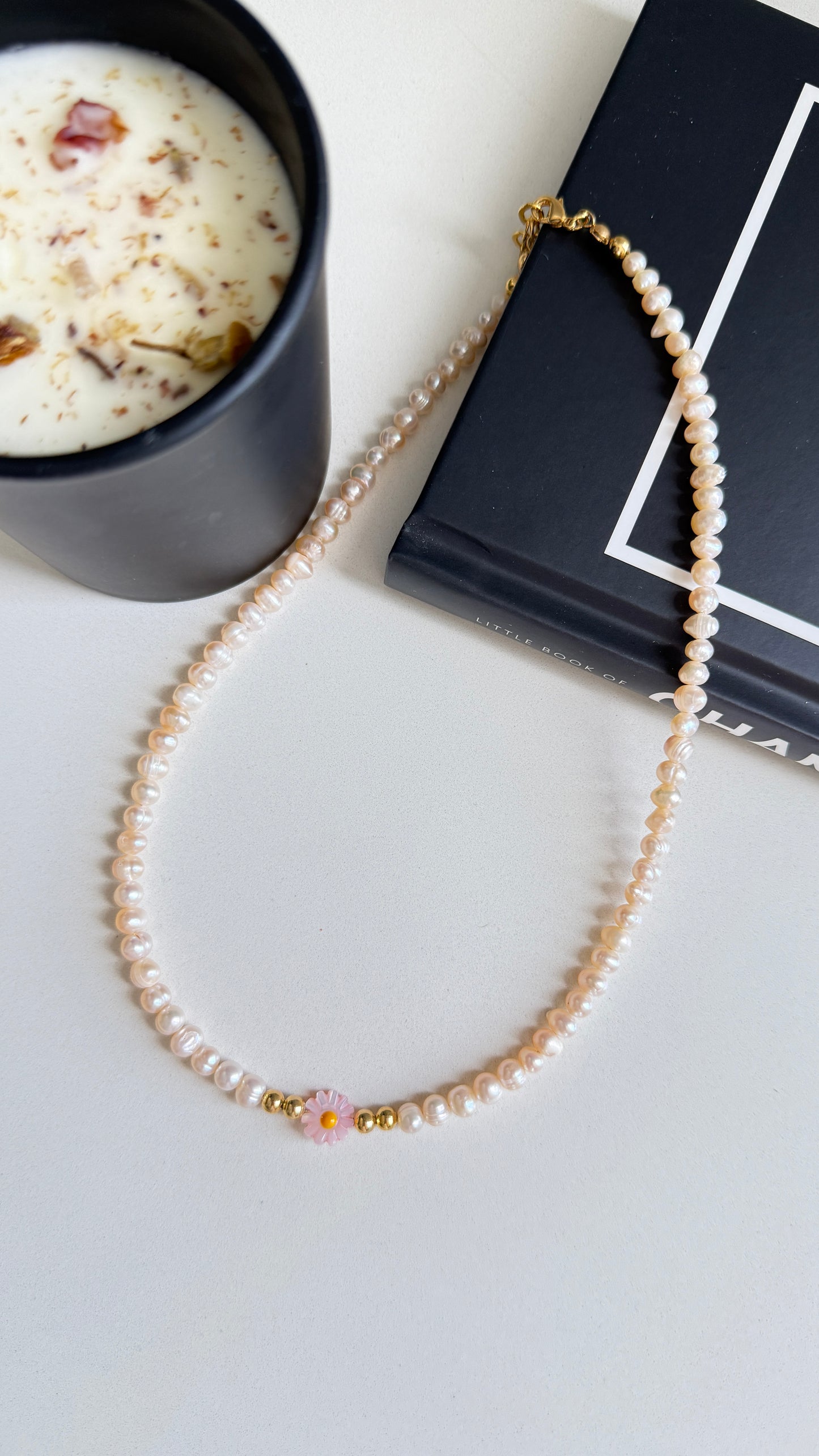 Collar Perlas con flor