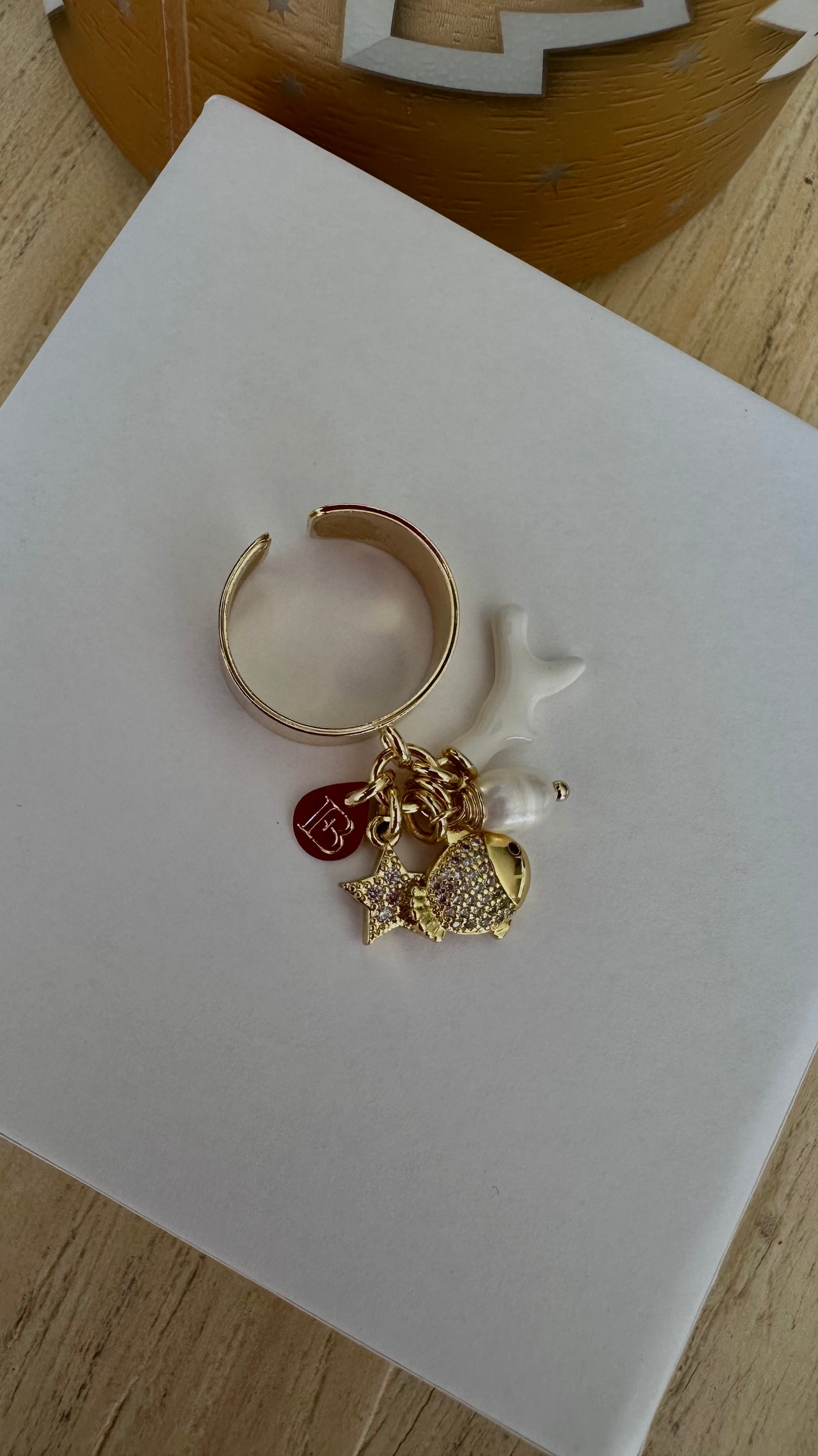 Anillo Hecho a Mano Blanco