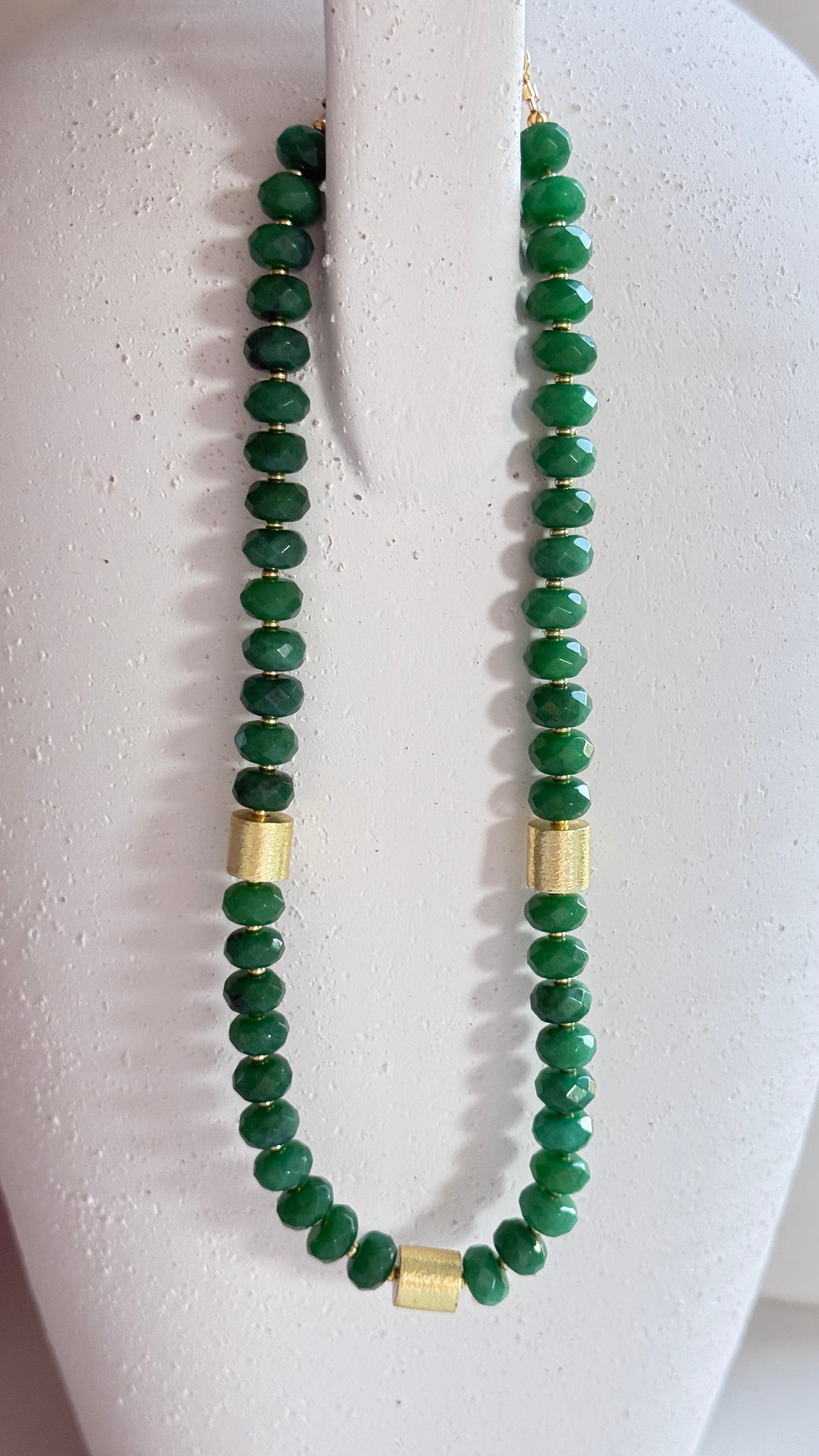 Collar Verde oscuro