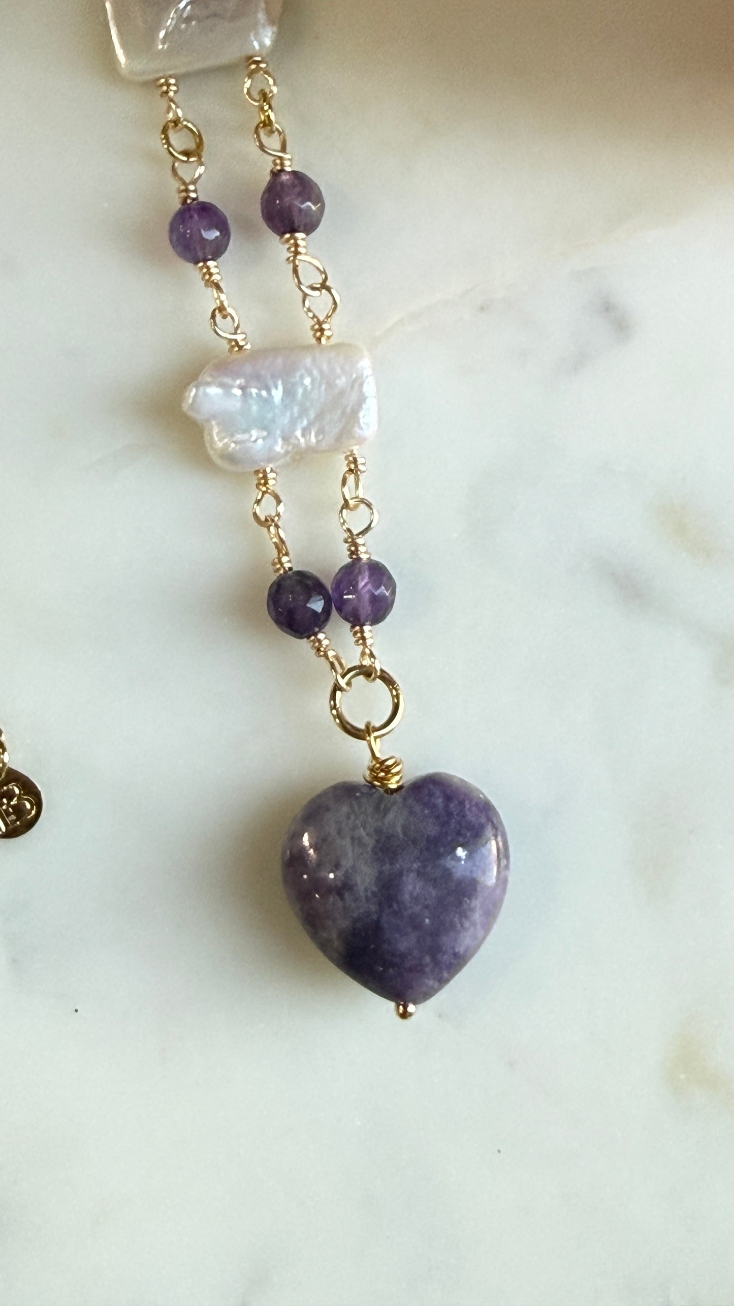 Collar con Morado y Perlas