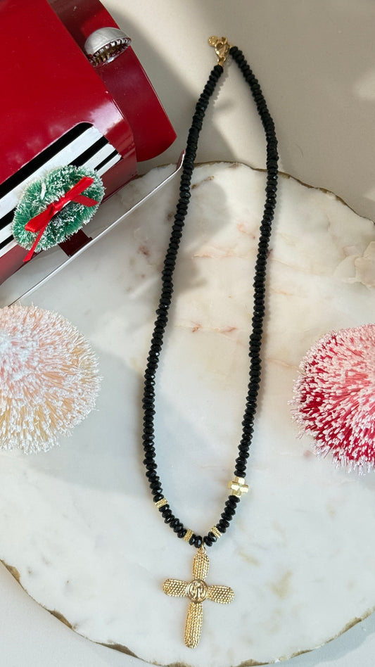 Collar largo Negro dije de Cruz