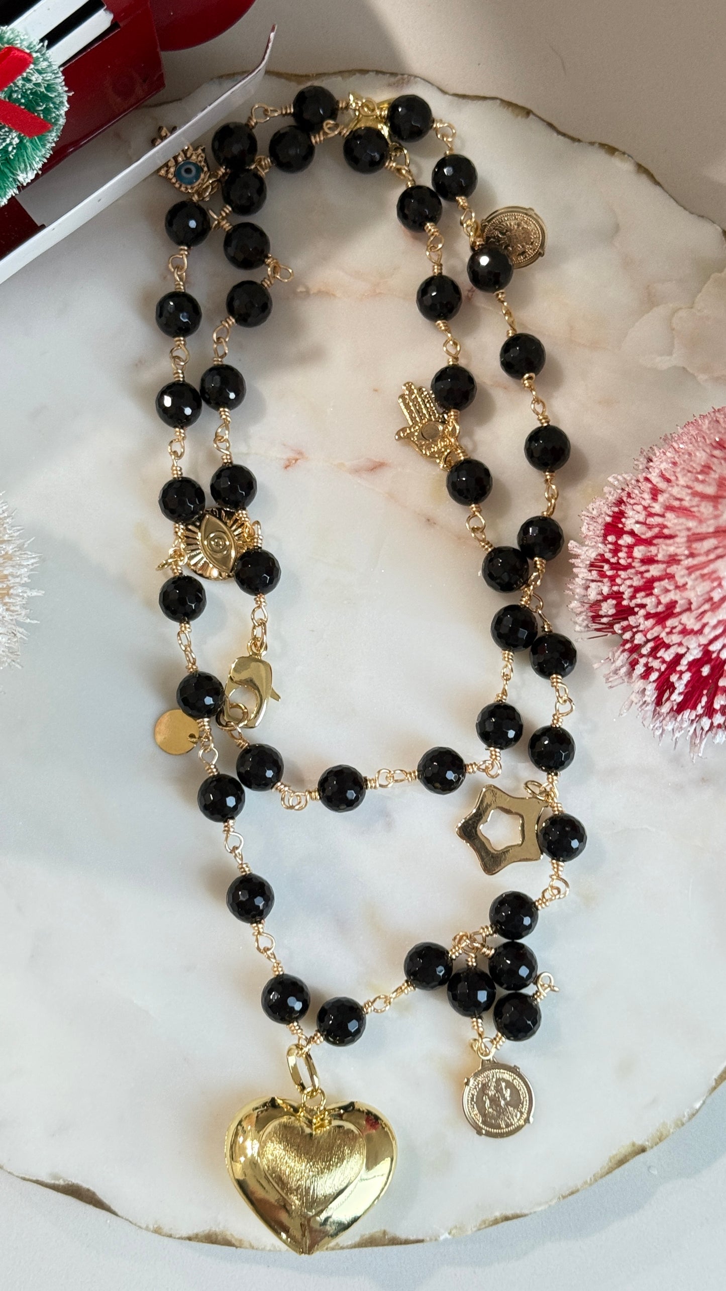 Collar largo negro Corazón múltiples dijes