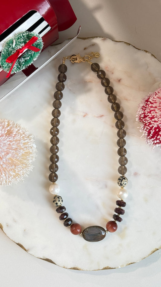 Collar Cuarzo Marrón con Piedra Dalmata