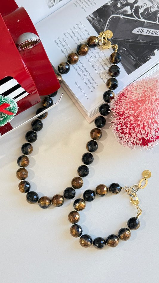 Collar y Pulsera Marron con Negro