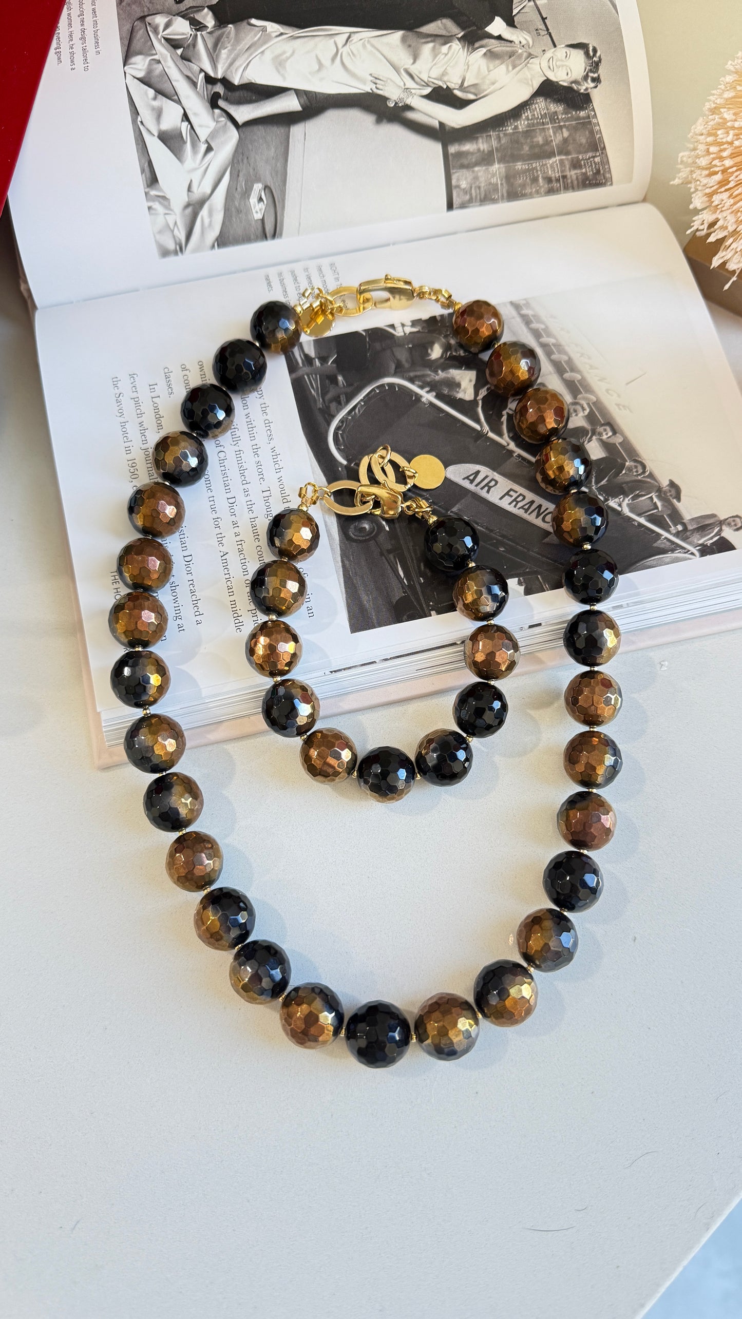 Collar y Pulsera Marron con Negro