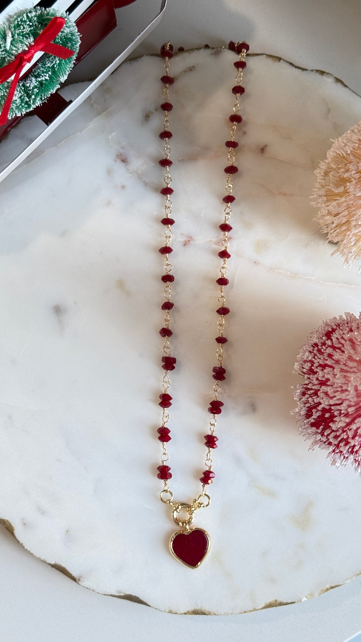 Collar Rojo con Corazón