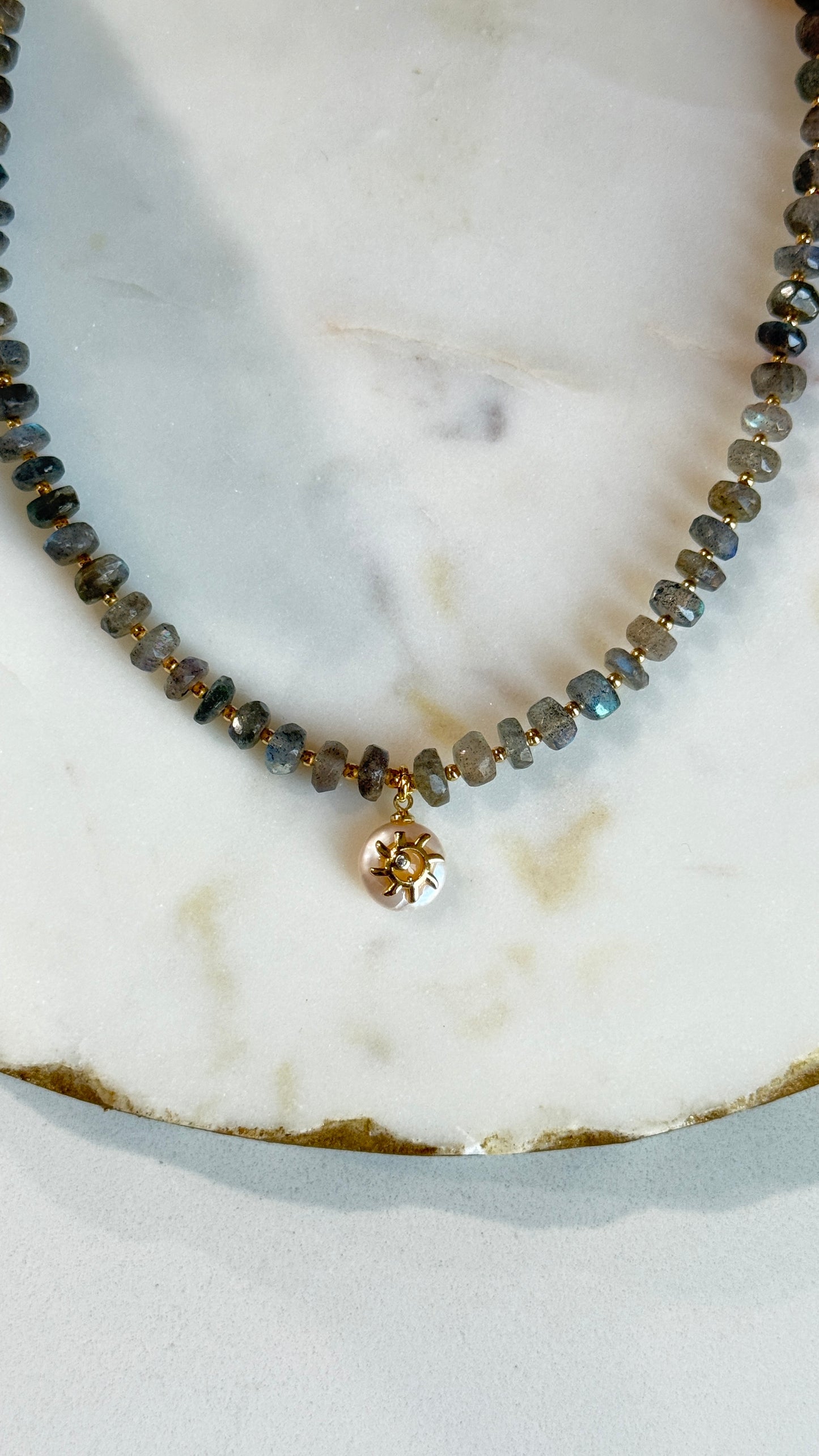 Collar Labradorita gris con dije