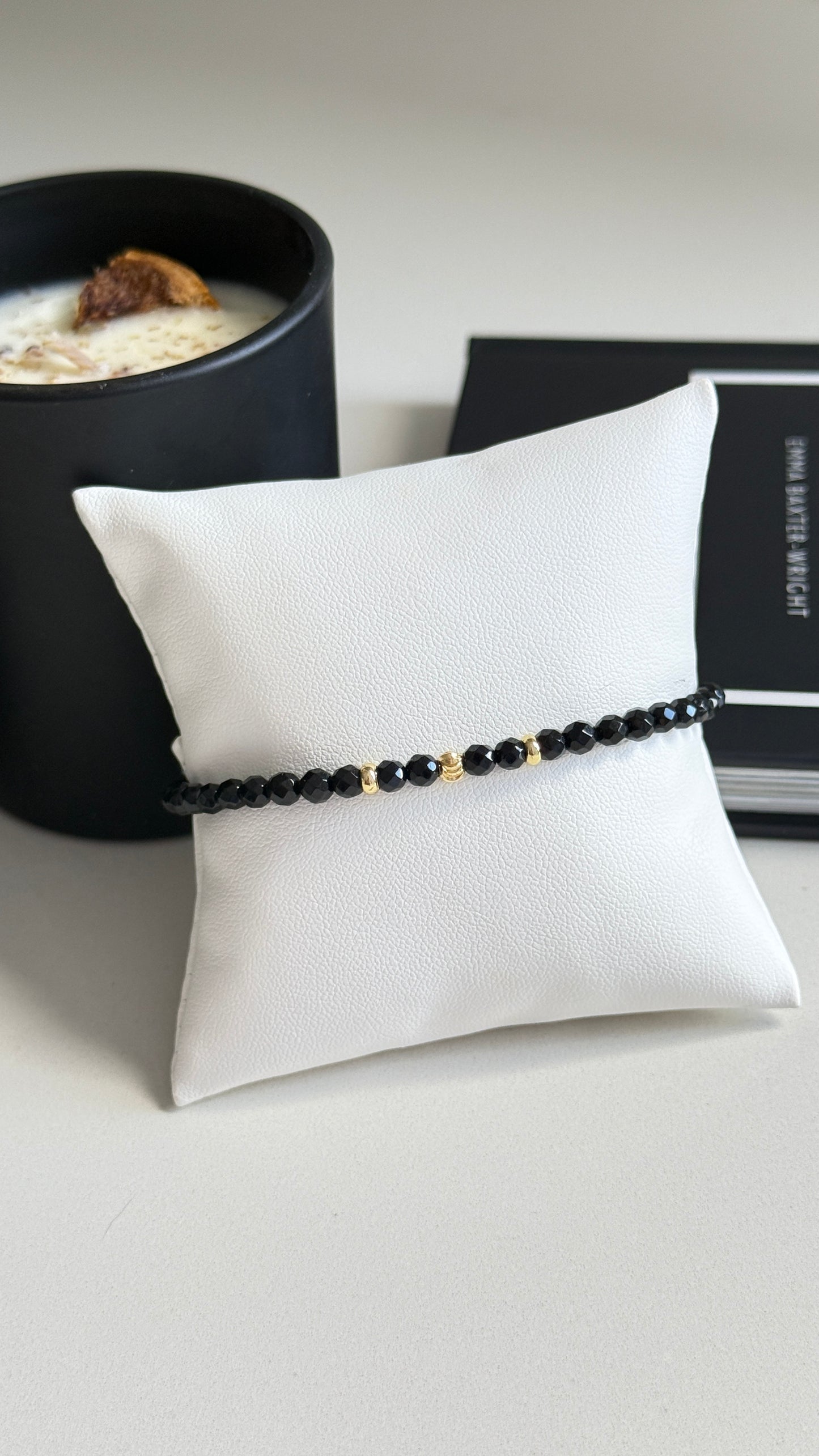 Pulsera negra Individual