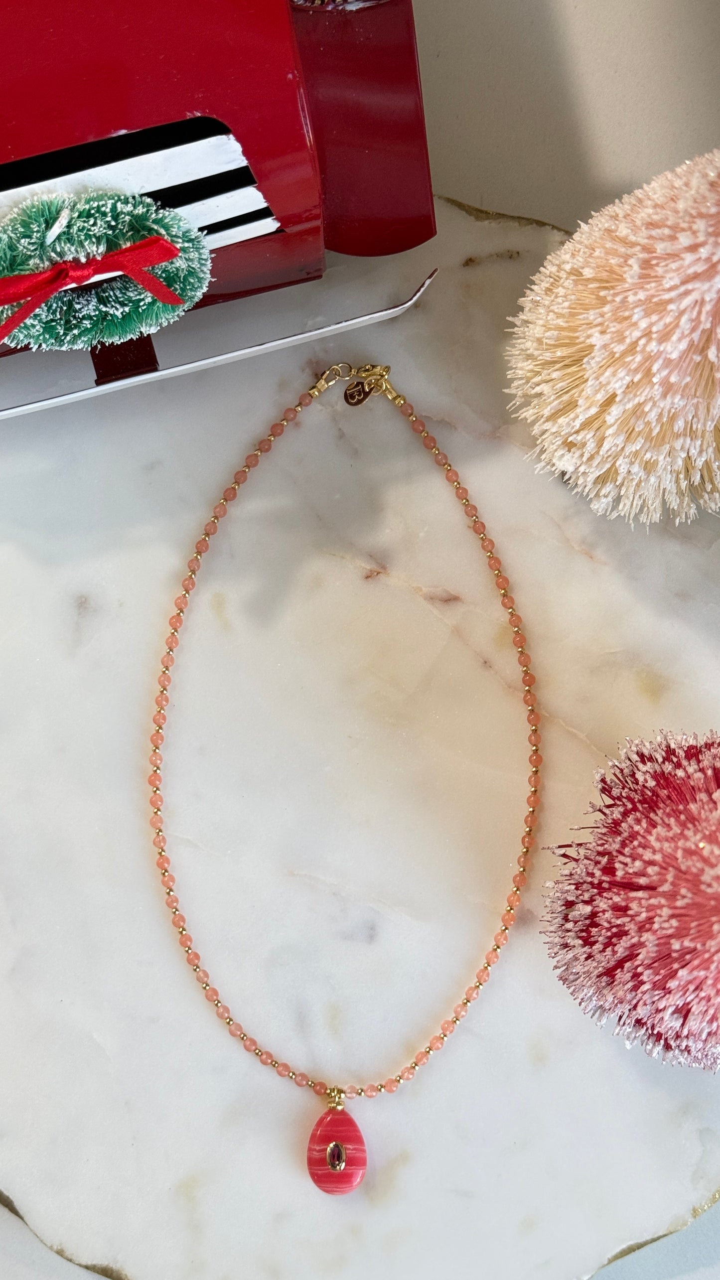 Collar Naranja con dije