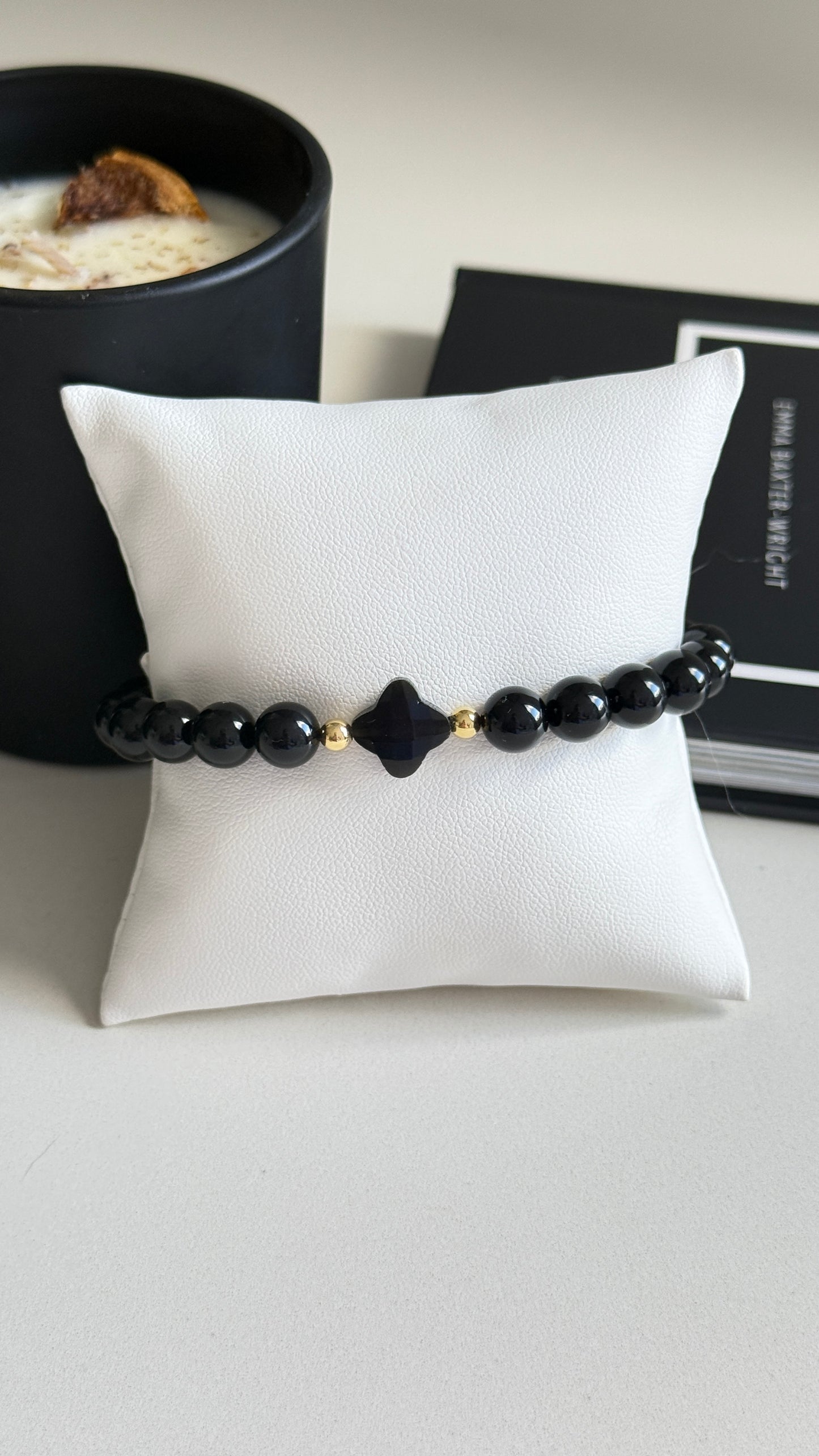 Pulsera negra Individual