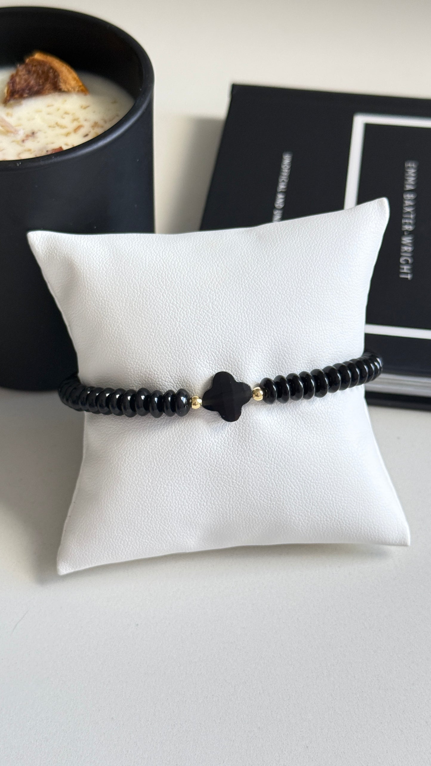 Pulsera negra Individual