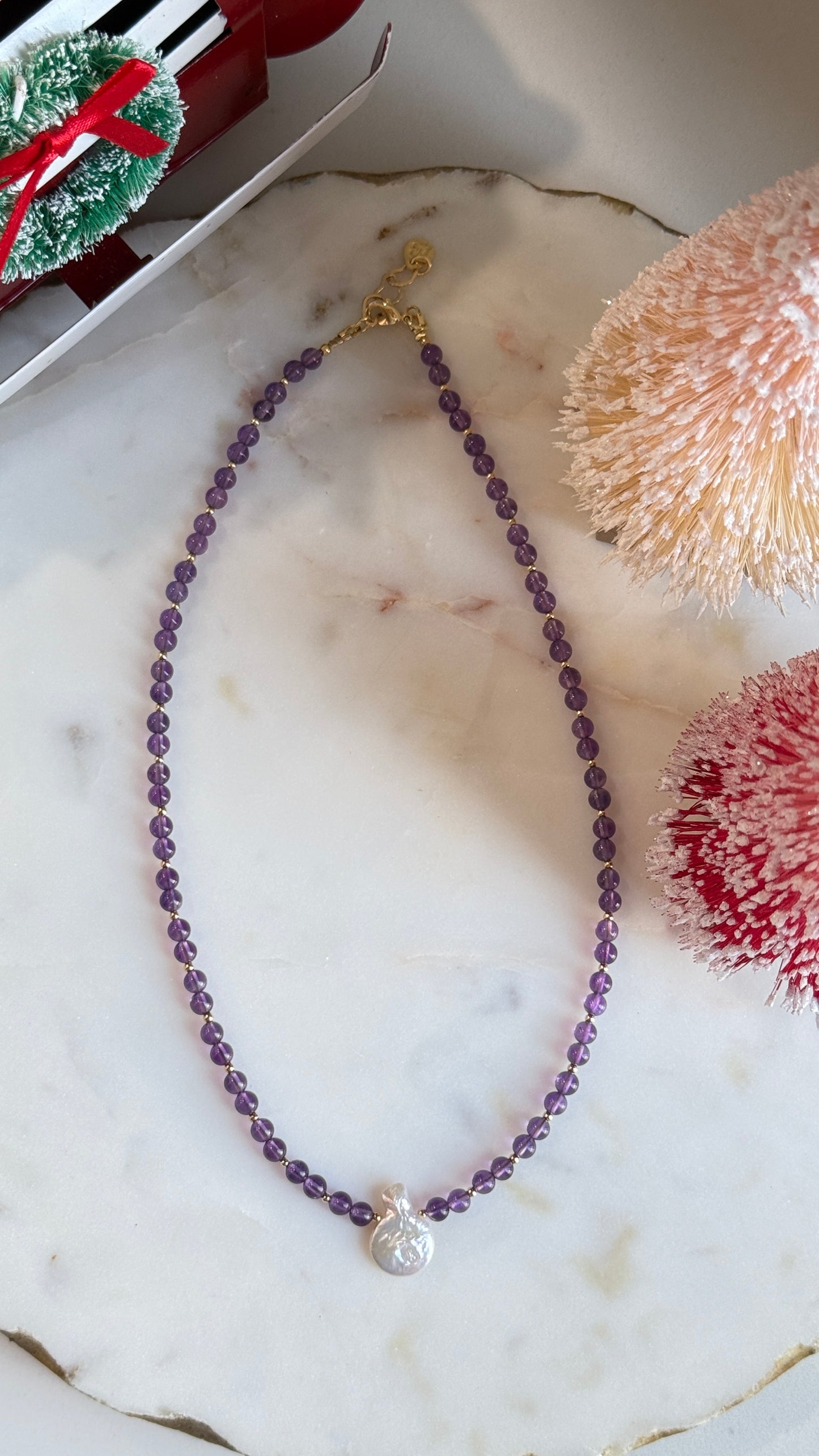 Collar piedras moradas